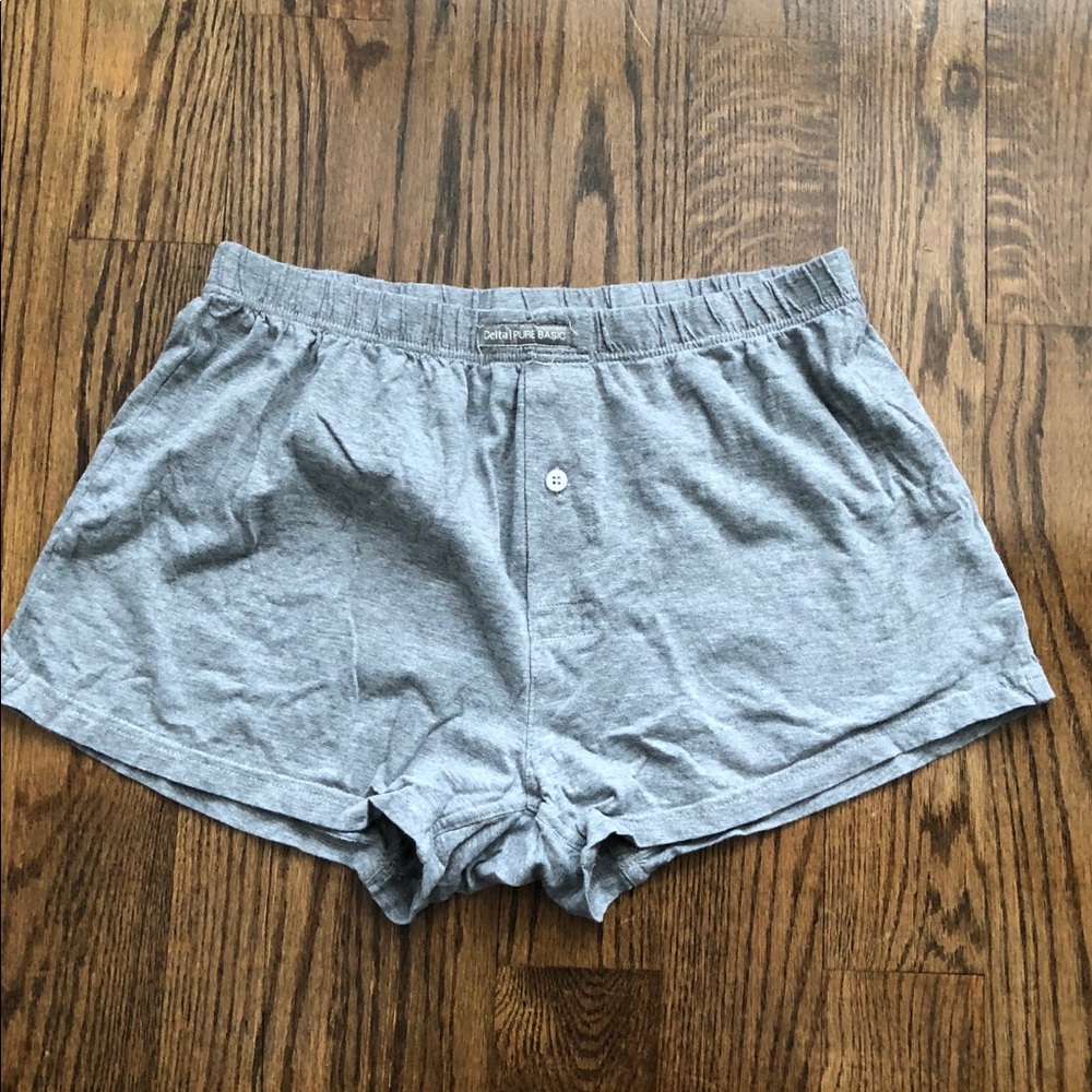 Delta shorts